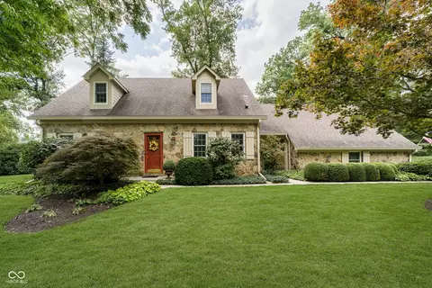 40 Wildwood Dr, Carmel, IN 46032