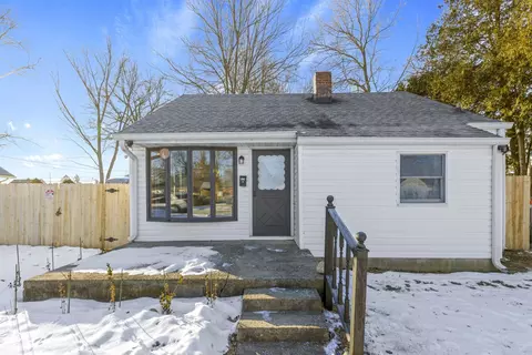 525 Vasbinder Dr, Chesterfield, IN 46017