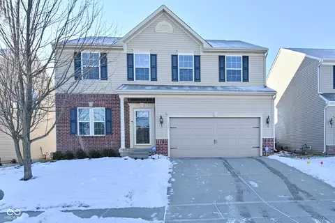 10145 Clay Bridge Dr, Noblesville, IN 46060