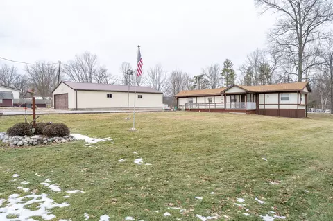 5081 Lakeside Dr, Cloverdale, IN 46120