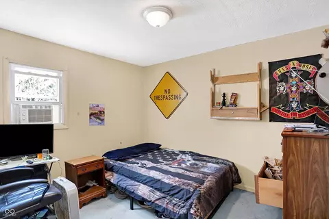 Bedroom - 6951 E Michigan Rd, Waldron, IN 46182 photo 6 of 8