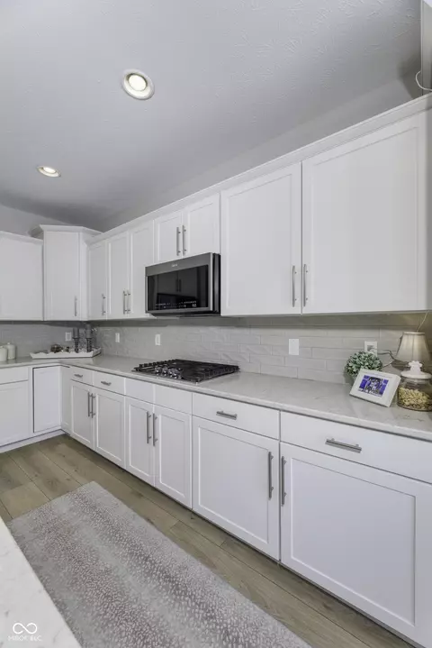Kitchen - 13643 E 131st St #4B, Fishers, IN 46037 photo 7 of 11