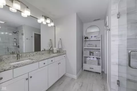 Bath - 13643 E 131st St #4B, Fishers, IN 46037 photo 1 of 4