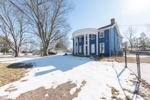 4042 E Clover St, Columbus, IN 47203