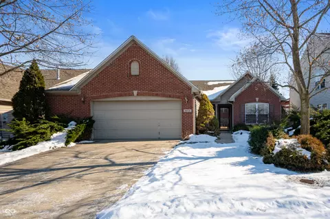 8815 N White Tail Trl, Mccordsville, IN 46055