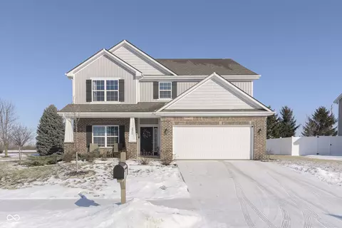 2248 Sante Fe Dr, Greenfield, IN 46140