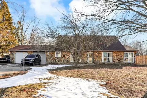 2210 Holden Dr, Anderson, IN 46012