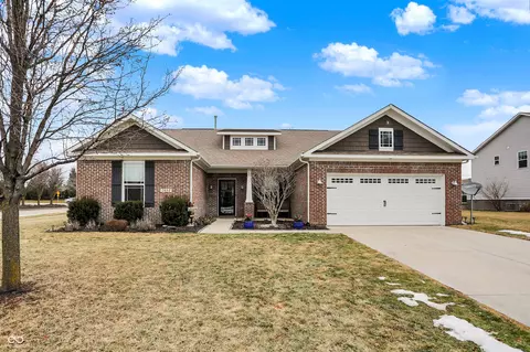 7652 Winding Lake Dr N, Noblesville, IN 46062