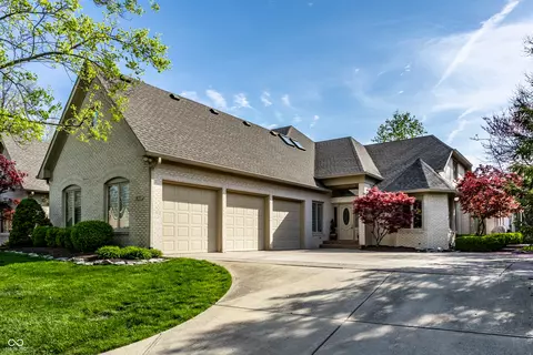 1677 Ashwood Dr, Greenwood, IN 46143