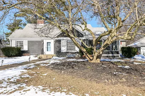 5202 Woodside Dr, Indianapolis, IN 46228