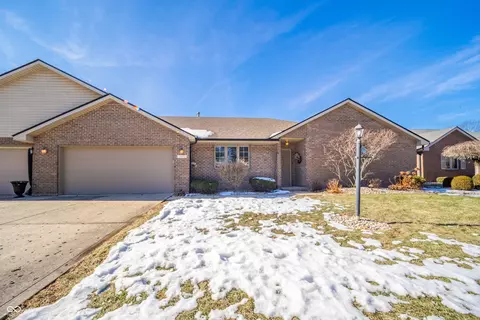 1217 Charleston Commons Dr #25, Anderson, IN 46012