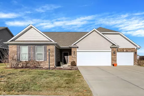 6336 Burgin Dr, Whitestown, IN 46075