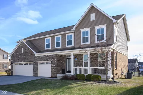9870 N Port Dr, Mccordsville, IN 46055
