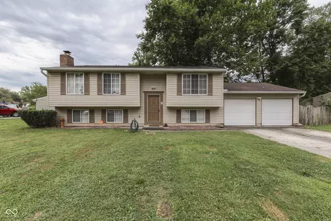 8901 Timberwood Dr, Indianapolis, IN 46234
