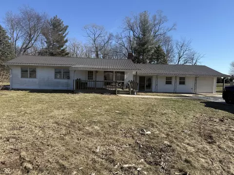 410 S 8th St, Cayuga, IN 47928