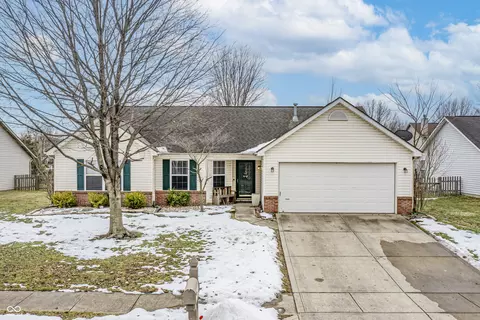 10099 Long Meadow Dr, Fishers, IN 46038