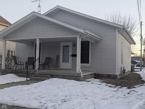 615 W 10th St, Rushville, IN 46173