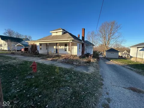 608 N High St, Salem, IN 47167