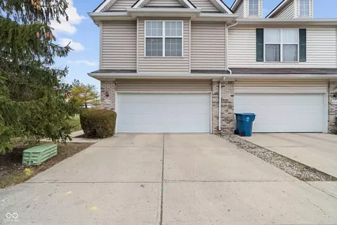6210 Bishops Pond Ln, Indianapolis, IN 46268
