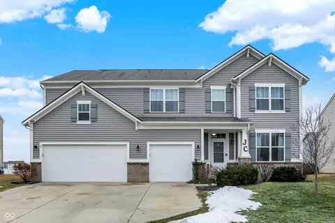 1353 Avocet Dr, Greenwood, IN 46143
