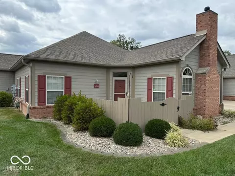 1088 Laurelwood Ln, Greenwood, IN 46142