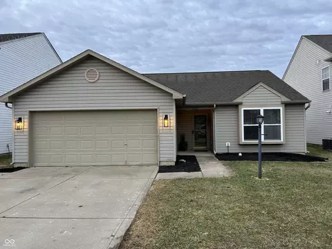 3202 Rolling Knoll Ln, Columbus, IN 47201