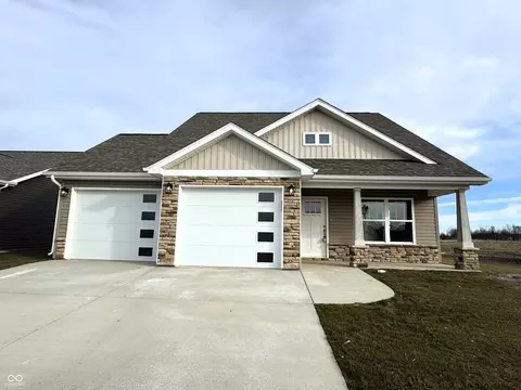 2477 Schick Dr, Kokomo, IN 46902