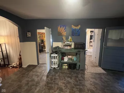 Entry Way - 304 E Vine St, Mitchell, IN 47446 photo 2 of 2