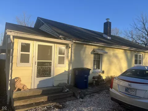 Exterior - 304 E Vine St, Mitchell, IN 47446 photo 2 of 9