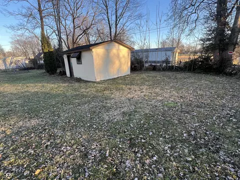 Exterior - 304 E Vine St, Mitchell, IN 47446 photo 9 of 9