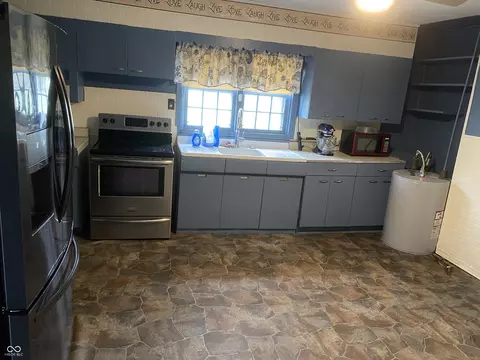 Kitchen - 304 E Vine St, Mitchell, IN 47446 photo 2 of 4
