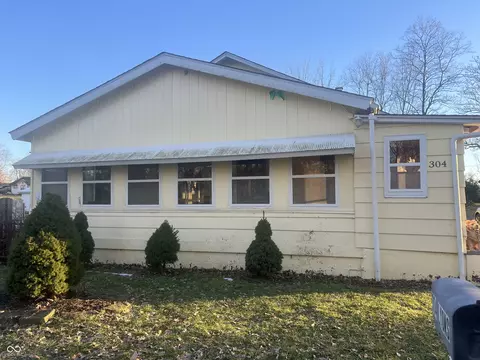 304 E Vine St, Mitchell, IN 47446