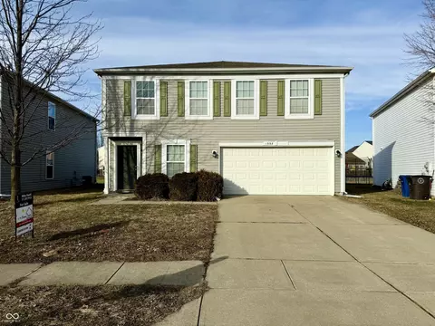 1338 Central Park Dr, Shelbyville, IN 46176