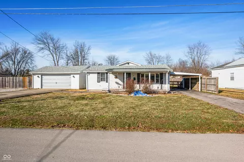 52 North St, Austin, IN 47102