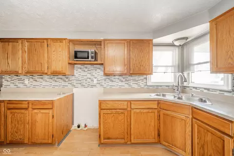 2606 State St, Anderson, IN 46012 photo 5
