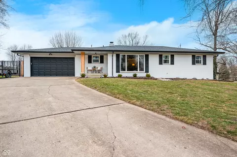 350 Hope Ct, Greenwood, IN 46142