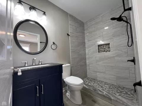 400 W Sherman St, Windfall, IN 46076 photo 9