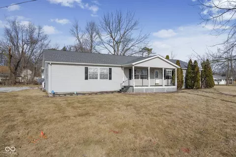 8688 Bono Rd, Terre Haute, IN 47802