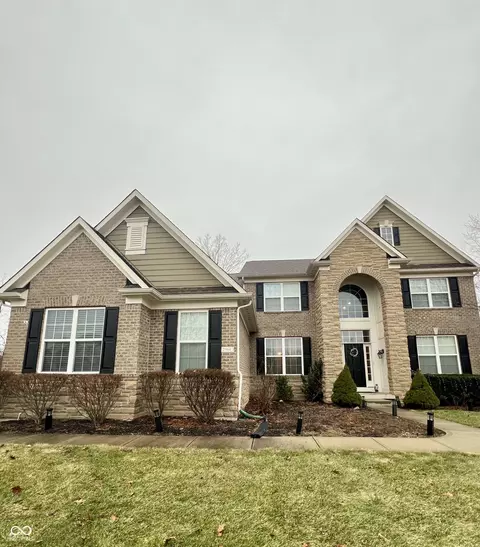 2504 Fawn Bluff Ct, Zionsville, IN 46077