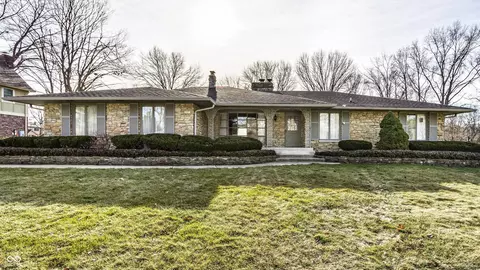 929 Leisure Ln, Greenwood, IN 46142