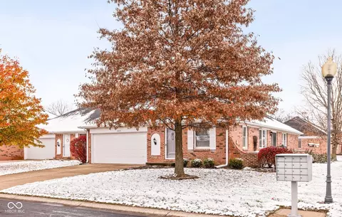 1437 Holiday Ln W, Brownsburg, IN 46112