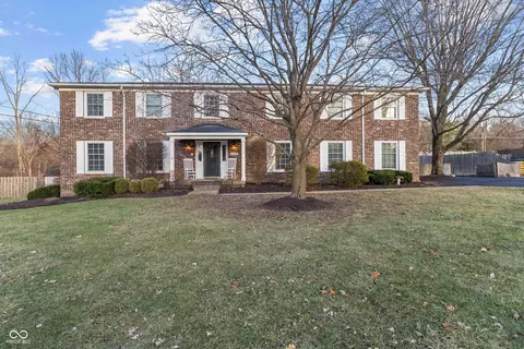 7429 Glenview Dr E, Indianapolis, IN 46250
