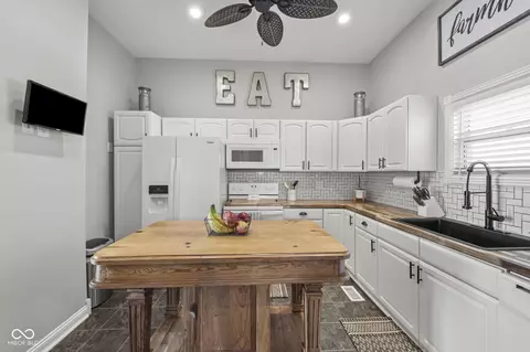 Kitchen - 6014 W 800 S, Pendleton, IN 46064 photo 2 of 2