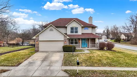 6530 Duck Pond Dr, Fishers, IN 46038