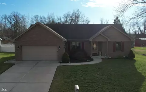 913 Valley Dr, Crawfordsville, IN 47933