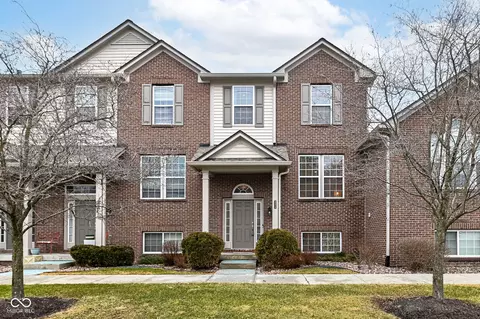8434 Clayhurst Dr, Indianapolis, IN 46278