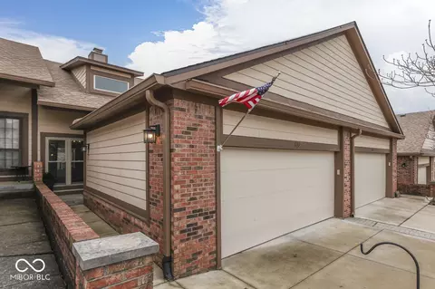 633 Cielo Vista Dr, Greenwood, IN 46143