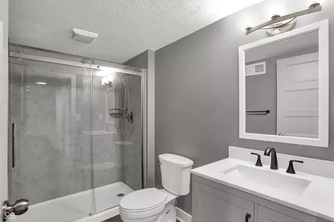 Bath - 10519 Geist View Dr, Mccordsville, IN 46055 photo 9 of 9