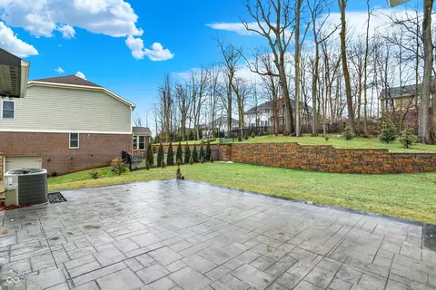 Exterior - 10519 Geist View Dr, Mccordsville, IN 46055 photo 9 of 17