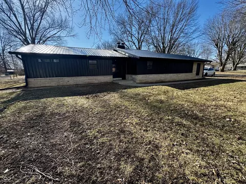 1601 W James Dr, Crawfordsville, IN 47933